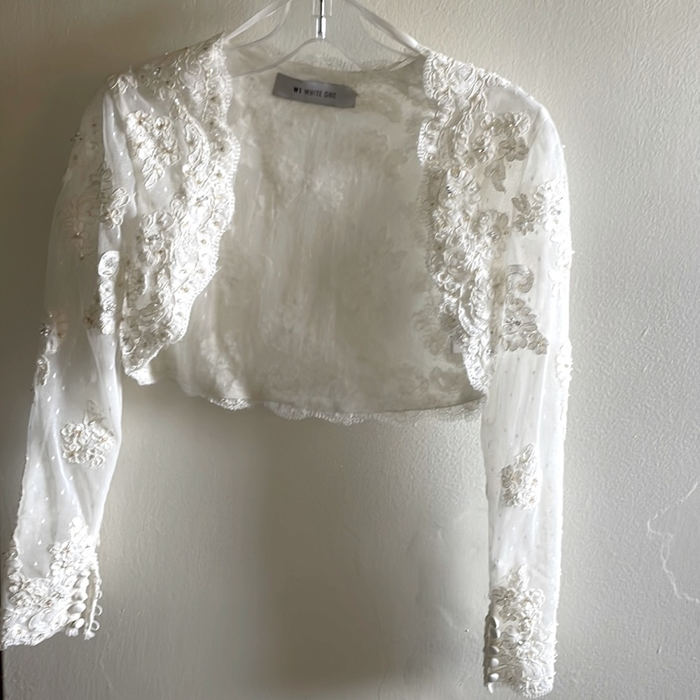 Lace bridal bolero in perfect condition, never worn.